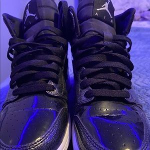 Air Jordan 1 mid’s